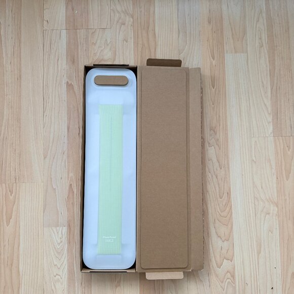 Apple iPhone Pocket by ISSEY MIYAKE - Short - Yellow / Lemon [Limited Edition] - Picture 12 of 15